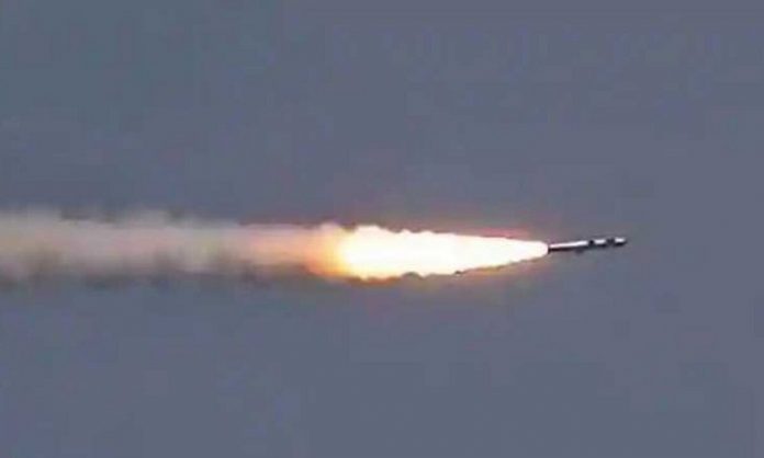 فشل صاروخ BrahMos أثناء إطلاق الاختبار ، ويسقط بعد وقت قصير من الإقلاع