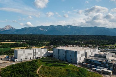Infineon opens high-tech chip factory