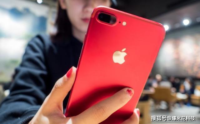 Why did the founders of Xiaomi and Huawei encourage employees to use iPhones?It turns out that these 3 reasons