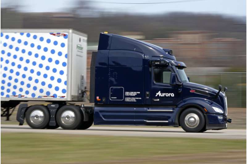 ¿Tractores con remolque sin nadie a bordo? El futuro está cerca para los camiones autónomos en las carreteras de EE. UU.